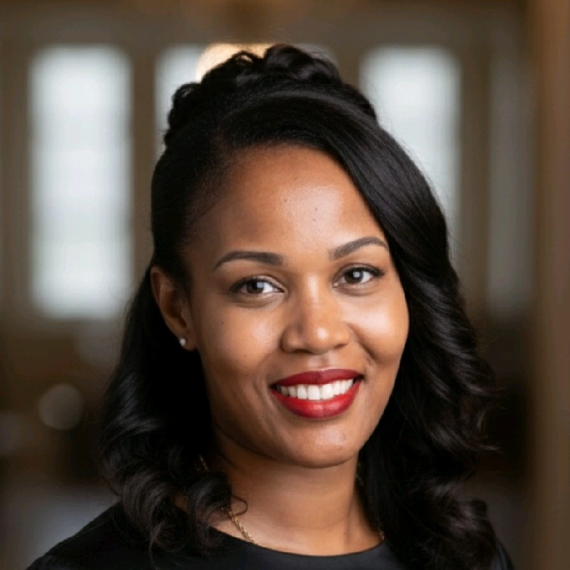 Joy Sinegar-Munoz headshot