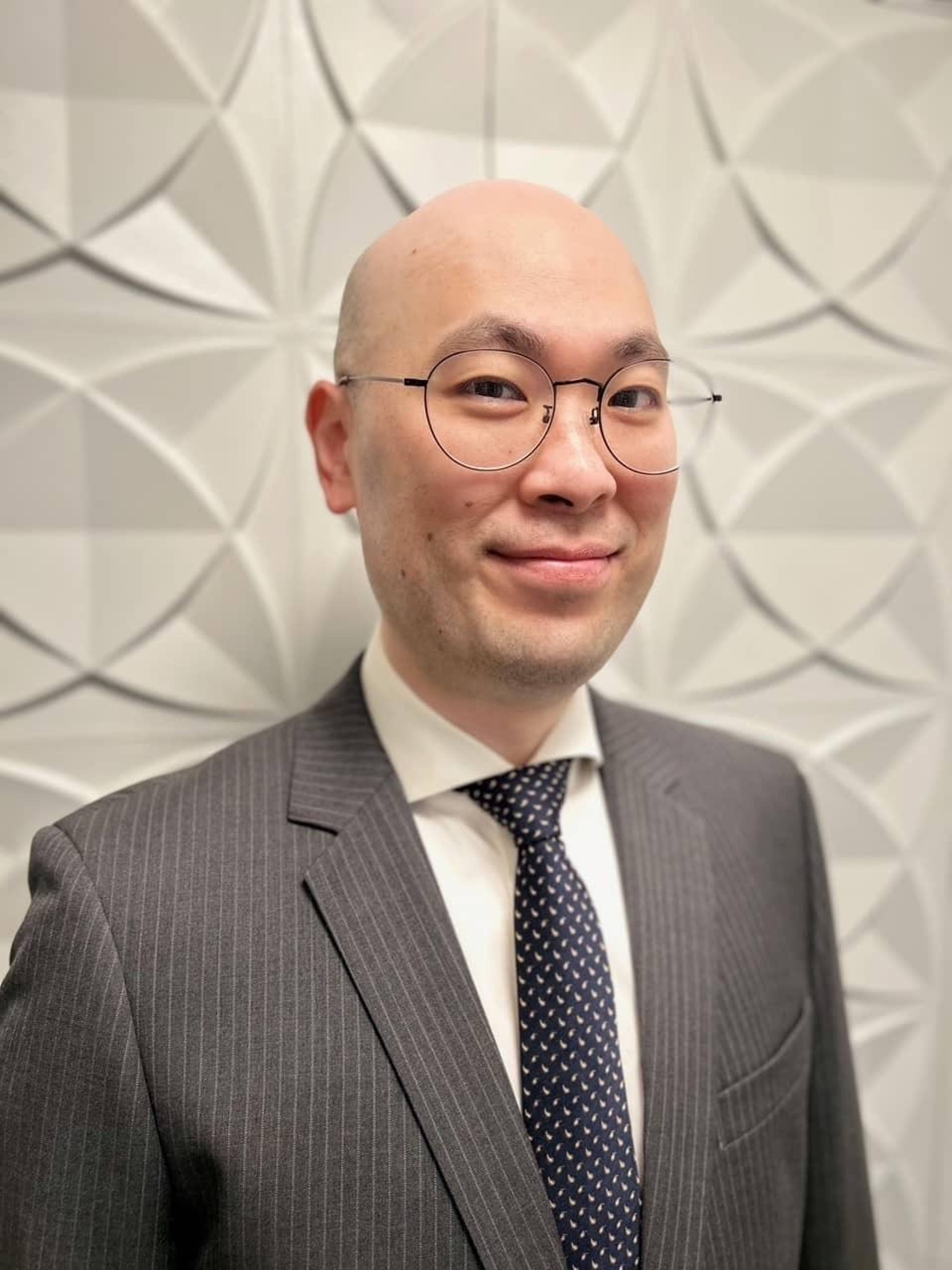Portrait of Justin Lee