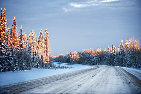 485x323-conduite-sur-des-routes-glacees-en-hiver.jpg