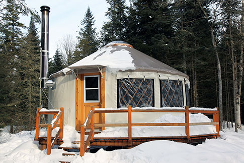 485-Glamping-yourte-hiver.jpg