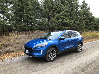 2020_Ford_Escape_01-380.JPG