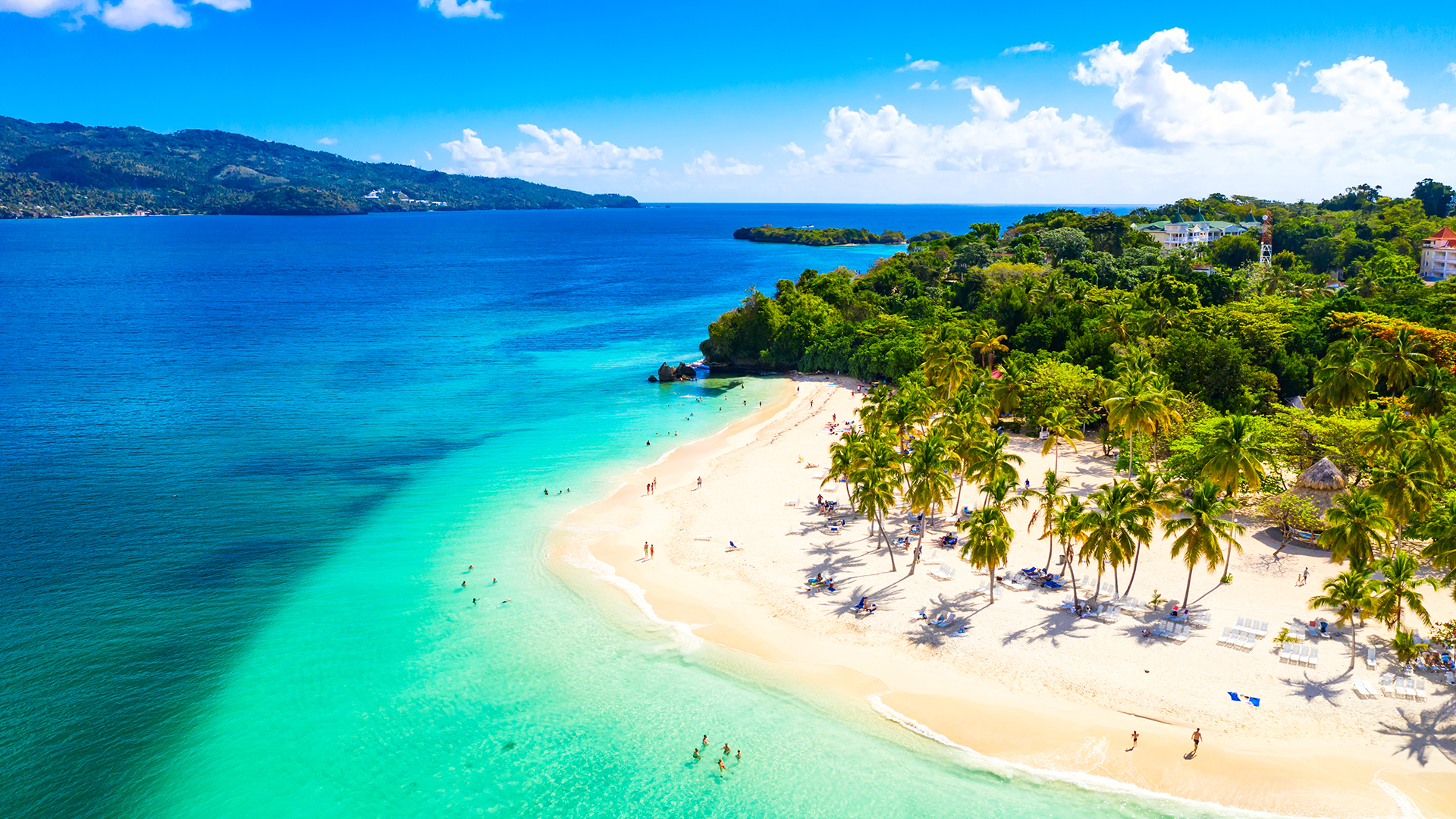 Aerial view of Cayo Levantado, a tropical island in the Dominican Republic, with white sand and turquoise water.