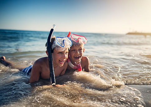 485-Tout-inclus-en-famille-enfants-mer-tuba.jpg