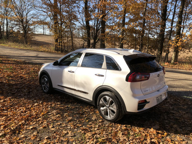 2020_Kia_Niro_01-380.JPG