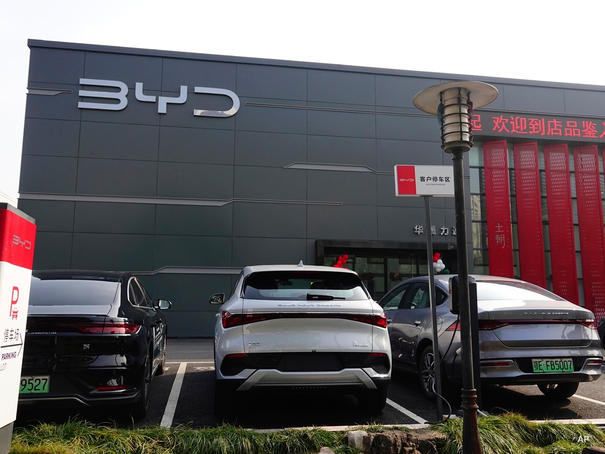 BYD&#39;s new energy vehicles are being displayed at a BYD 4S shop in Yichang, Hubei Province, China, on January 4, 2024.