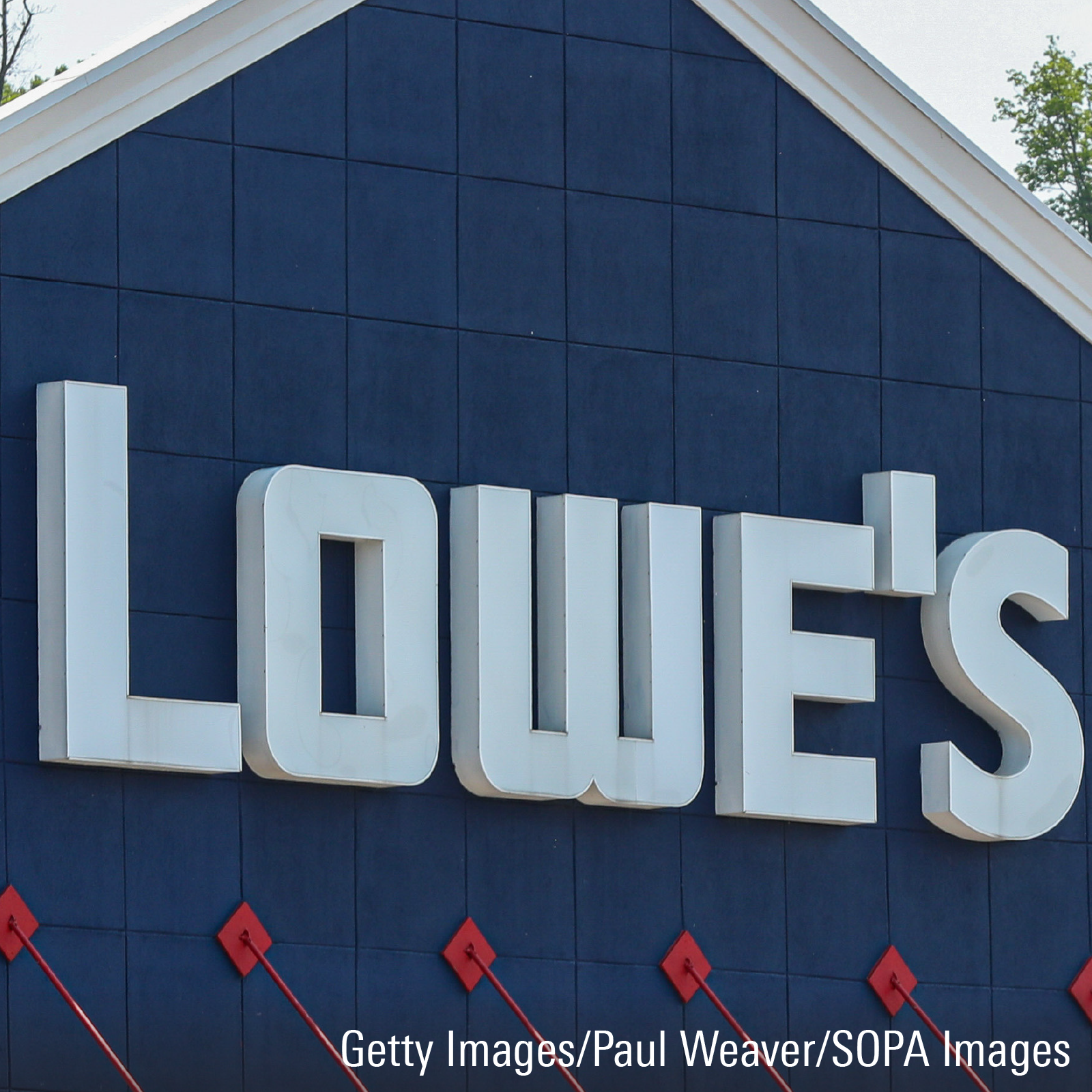 After Earnings, Is Lowe’s Stock a Buy, Sell, or Fairly Valued?