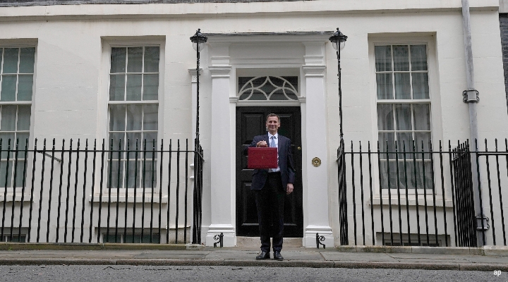 Jeremy Hunt outside number 11