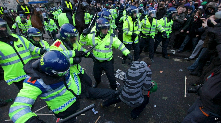 Police attack protesters at tuition fee protests on 9 Dec 2011