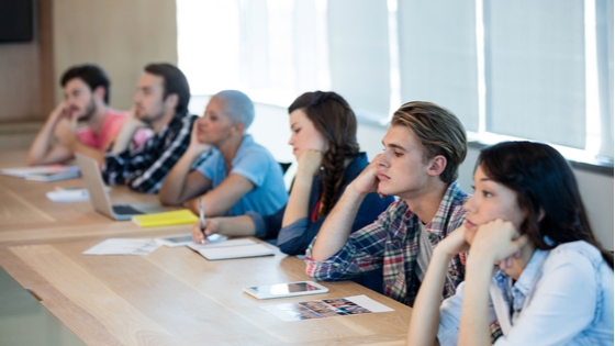bored-meeting-attendees-featured-image.jpg