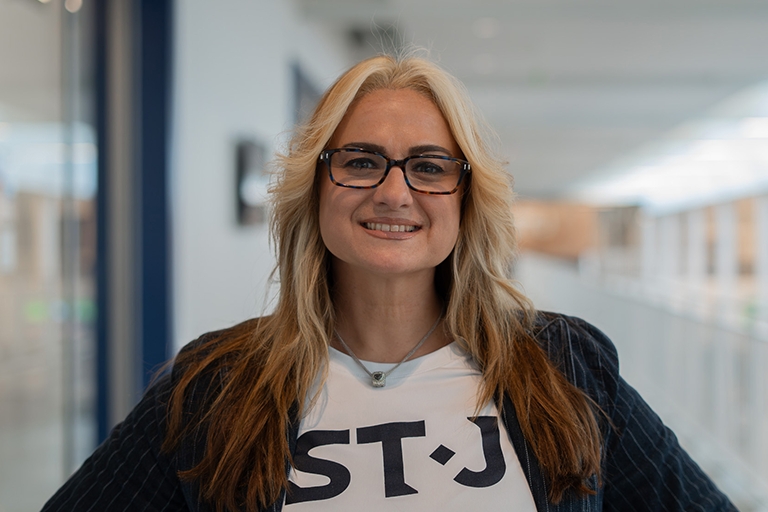 Dr. Tere Hernandez-Acosta