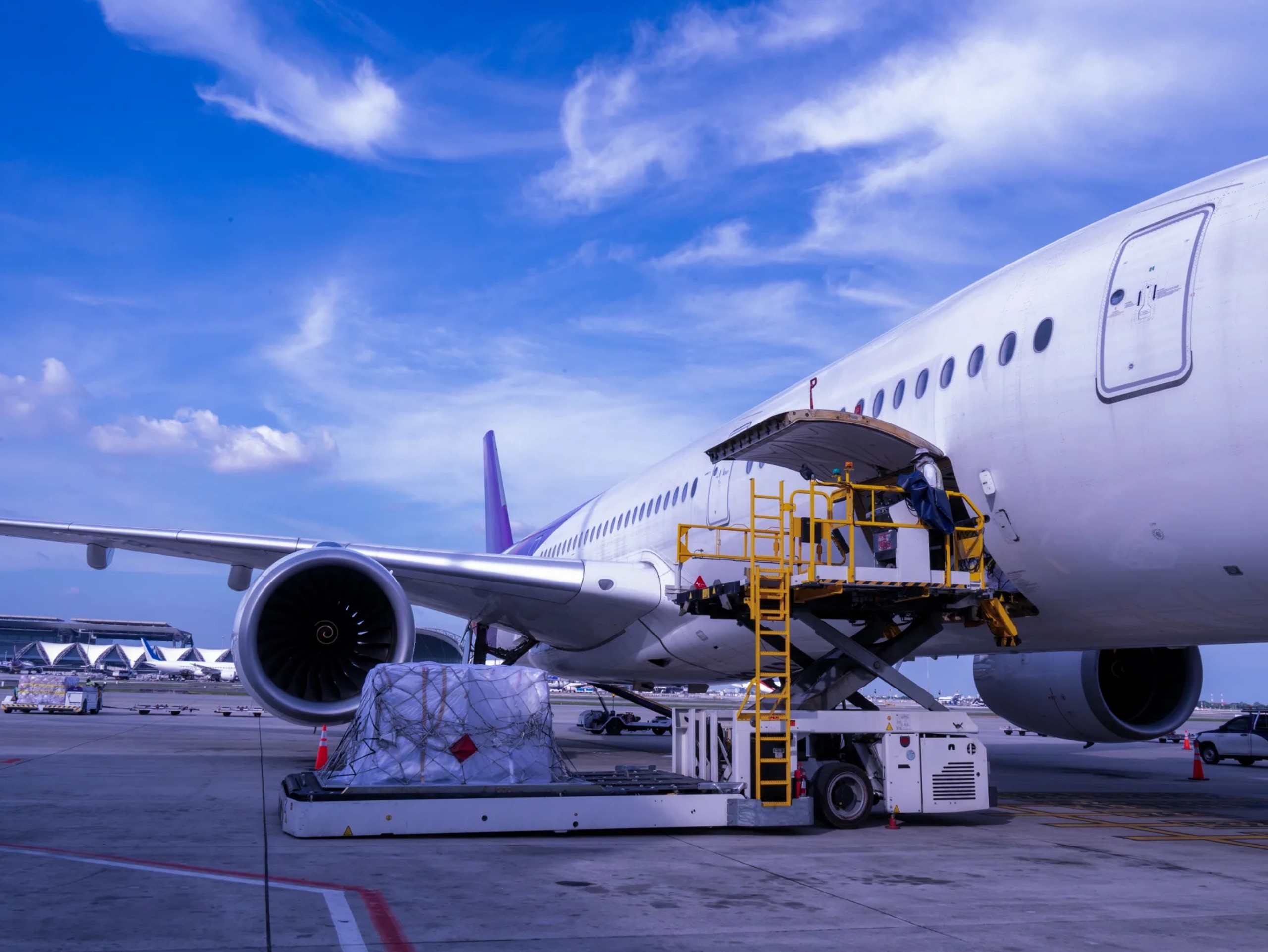 m-11-immersive-transportation-logistics-brand-image-cargo-plane-loading.webp
