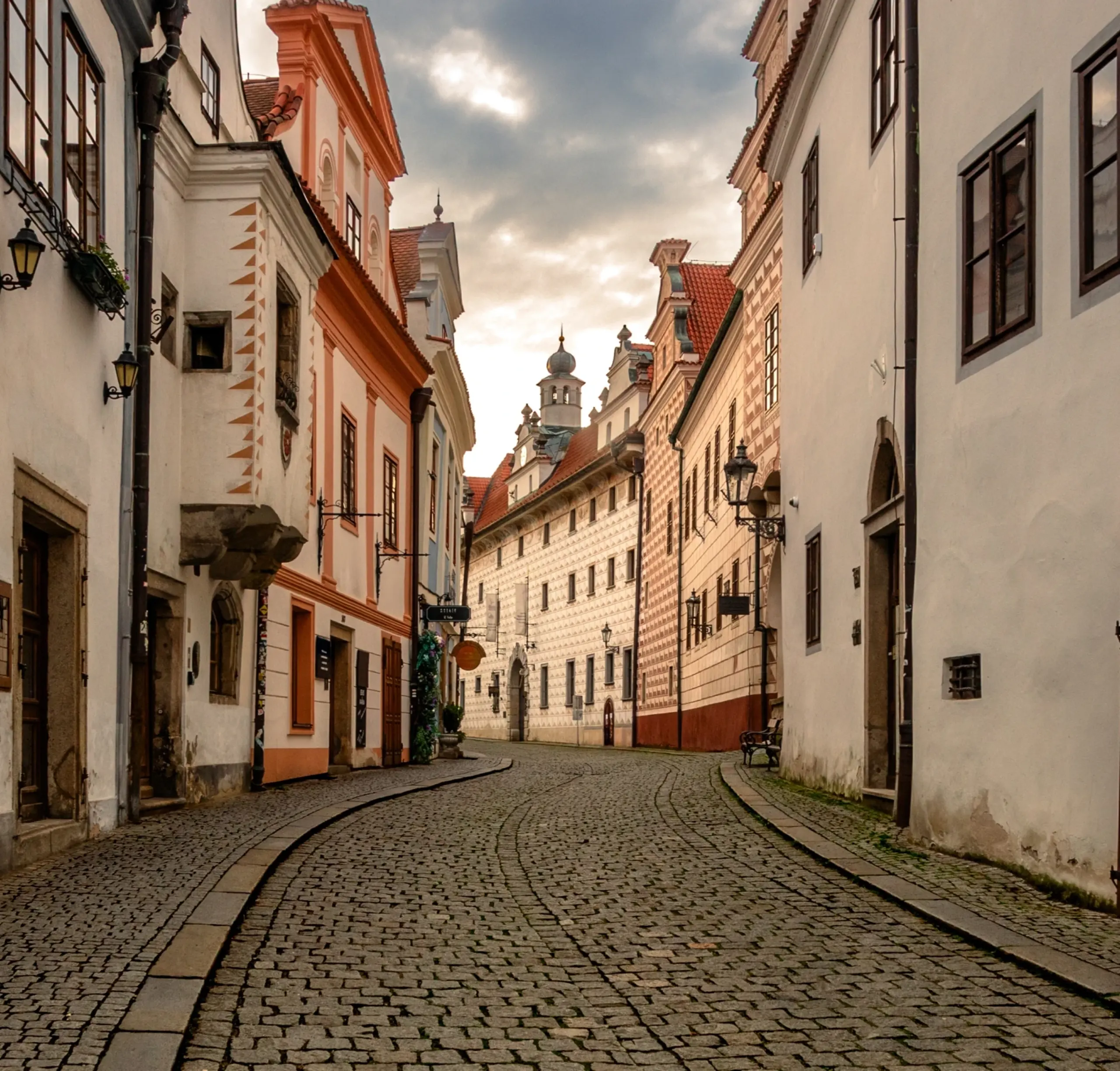 M-08-image-card-brno-city-buildings-cobble-stone-street.webp