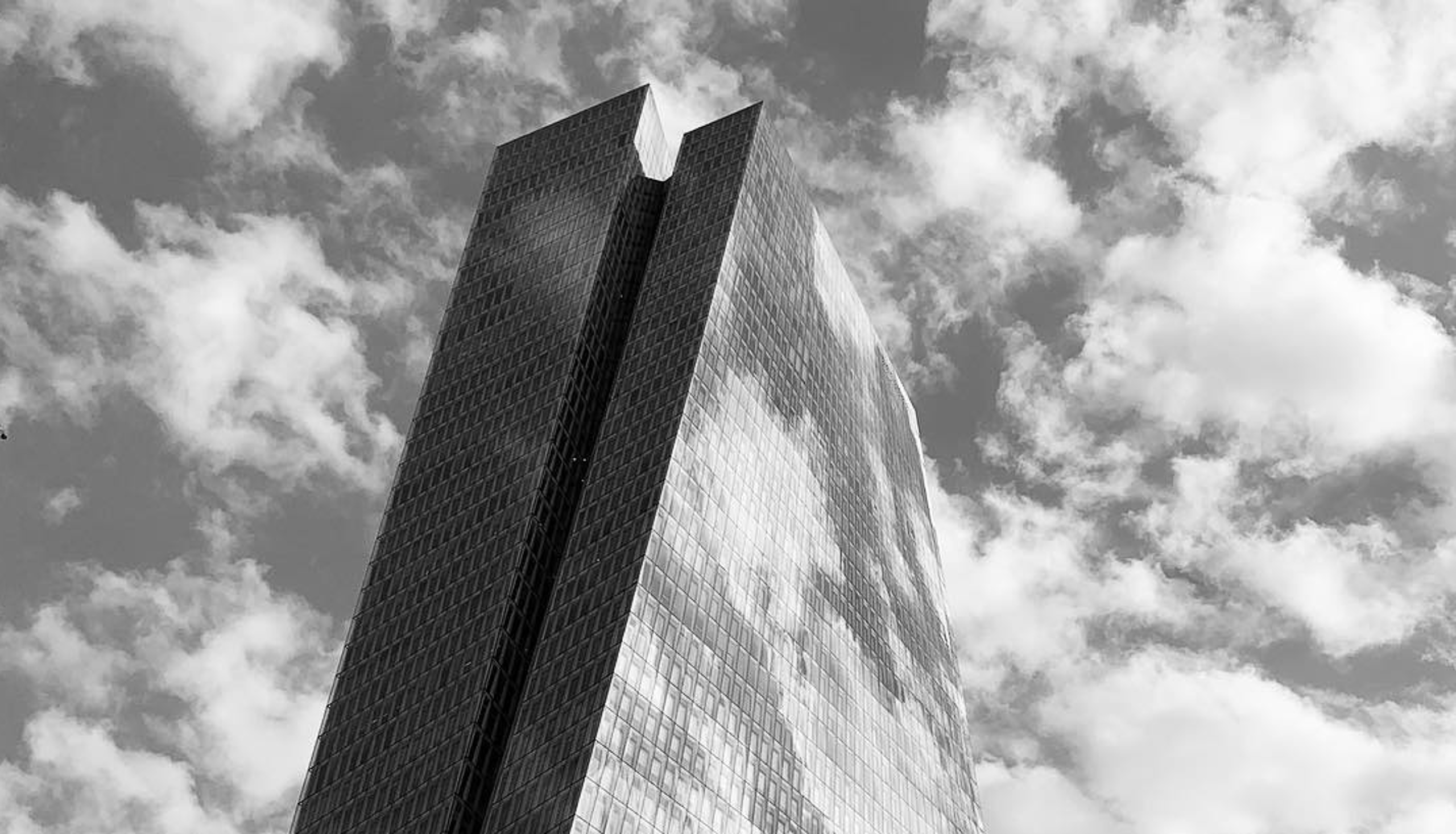 SentinelOne-TLV-office-By-Yuval-Saar
