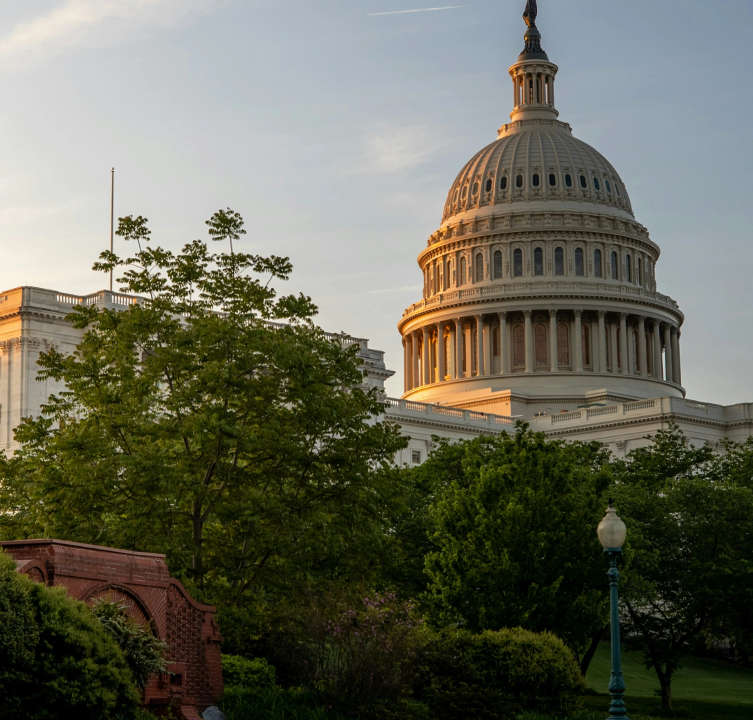 O-15-image-card-grid-industries-brand-image-capitol-dc-federal.webp