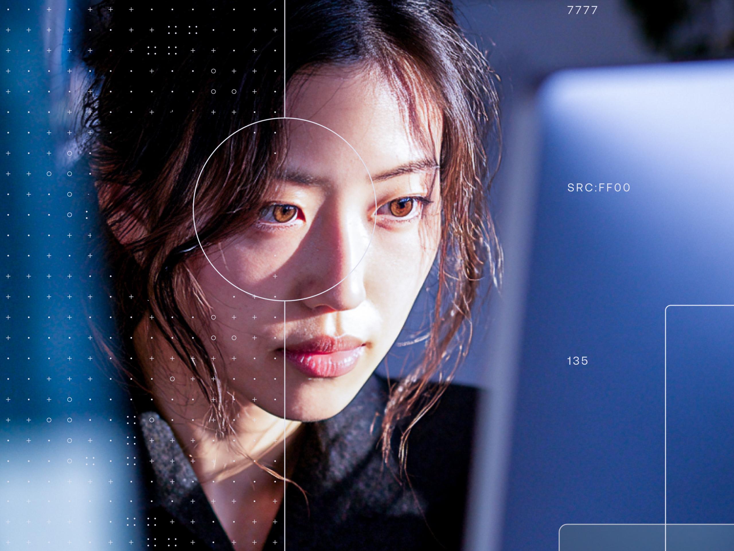 M-11-immersive-large-card-brand-image-person-eye.webp