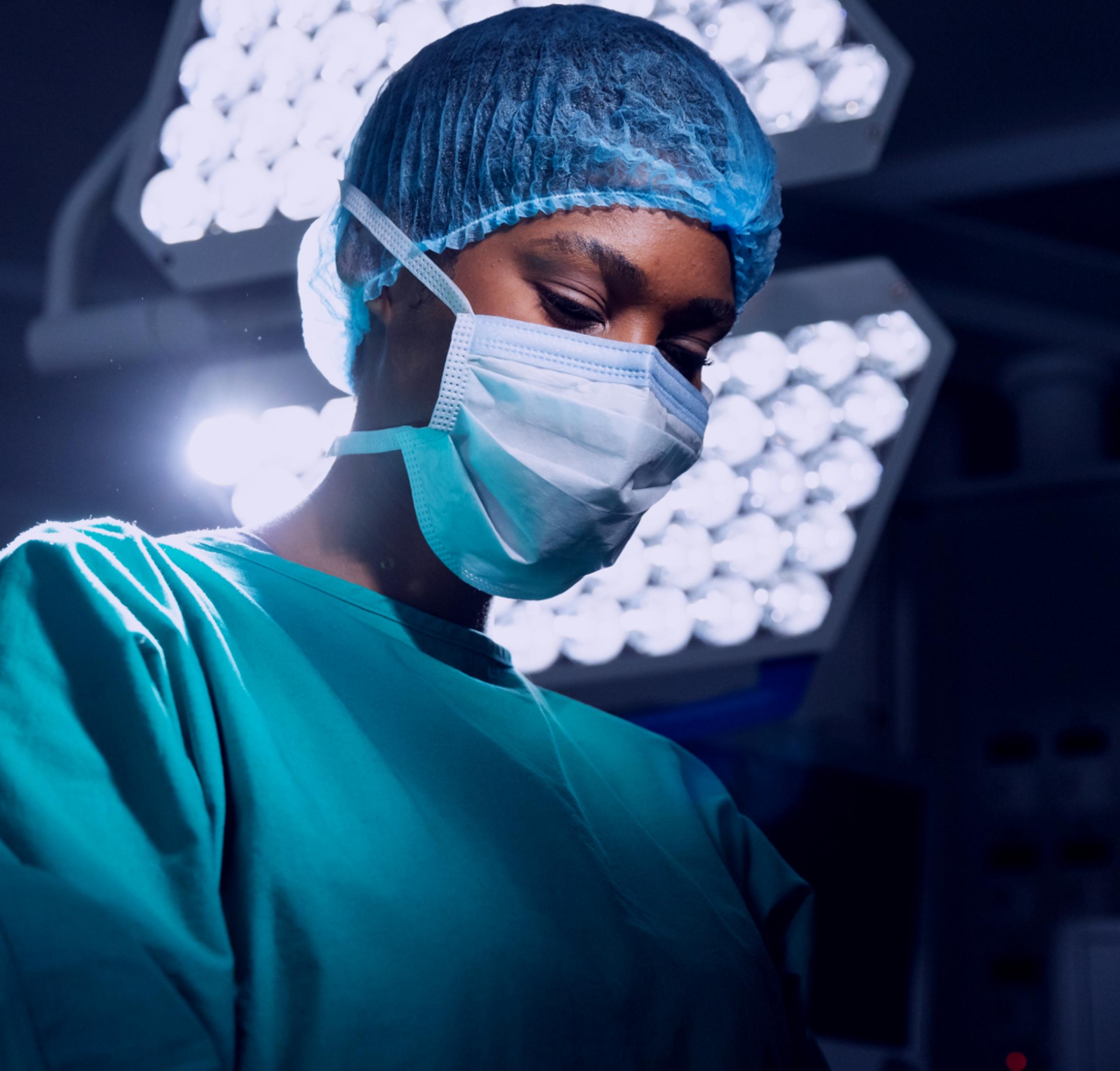O-15-image-card-grid-industries-brand-image-surgeon-healthcare.webp