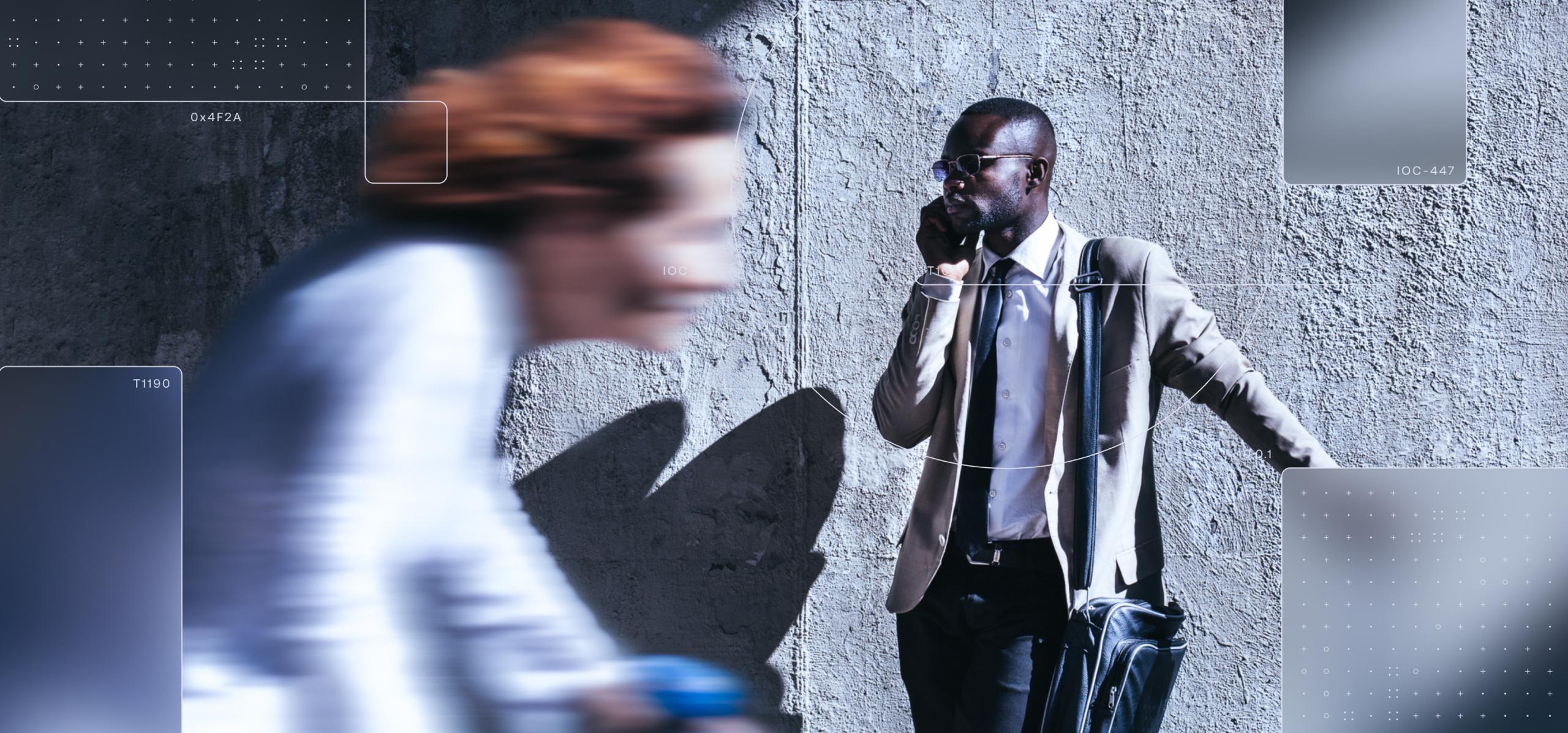o-15-image-card-grid-singularity-mobile-brand-image-person-mobile-street.webp