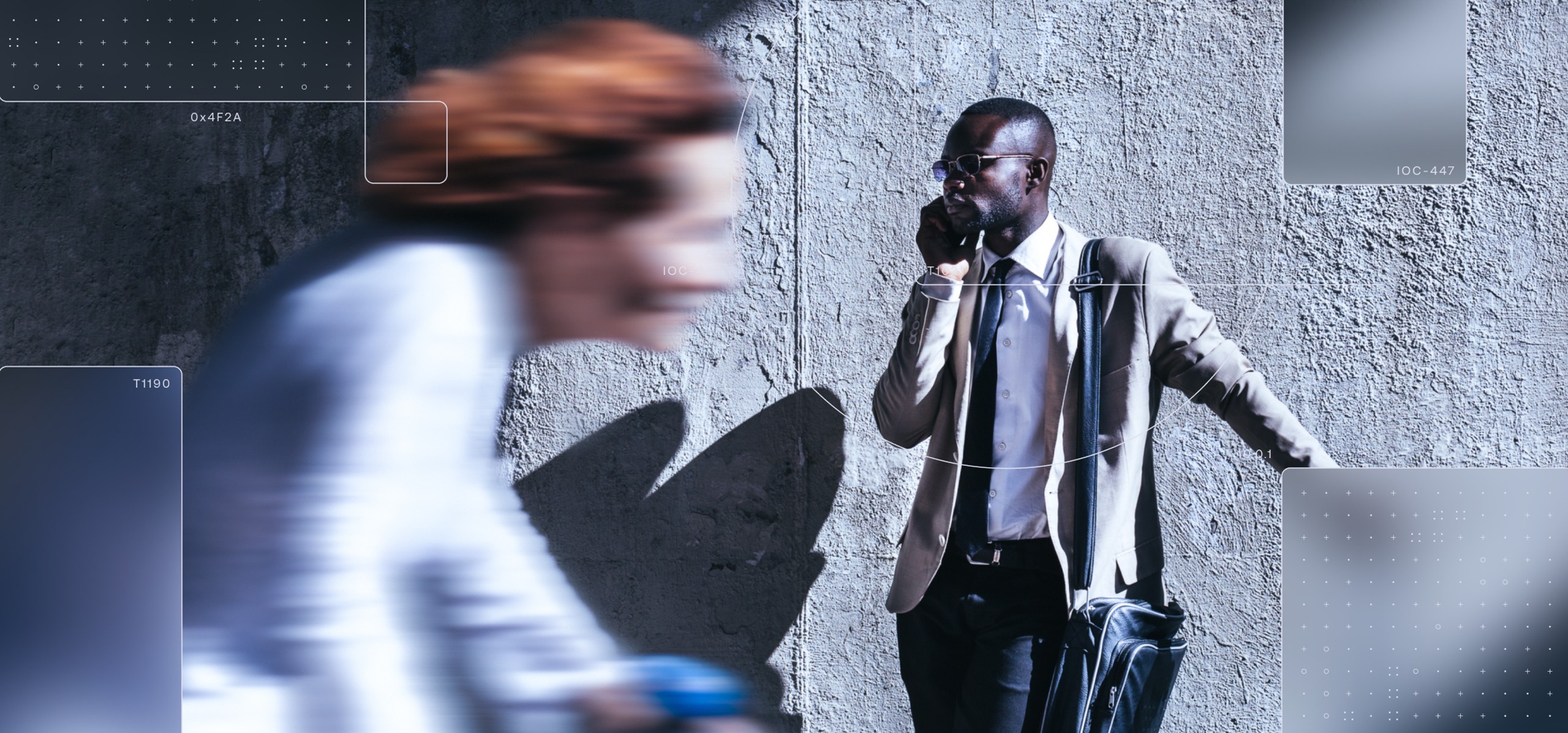 o-15-image-card-grid-singularity-mobile-brand-image-person-mobile-street.webp