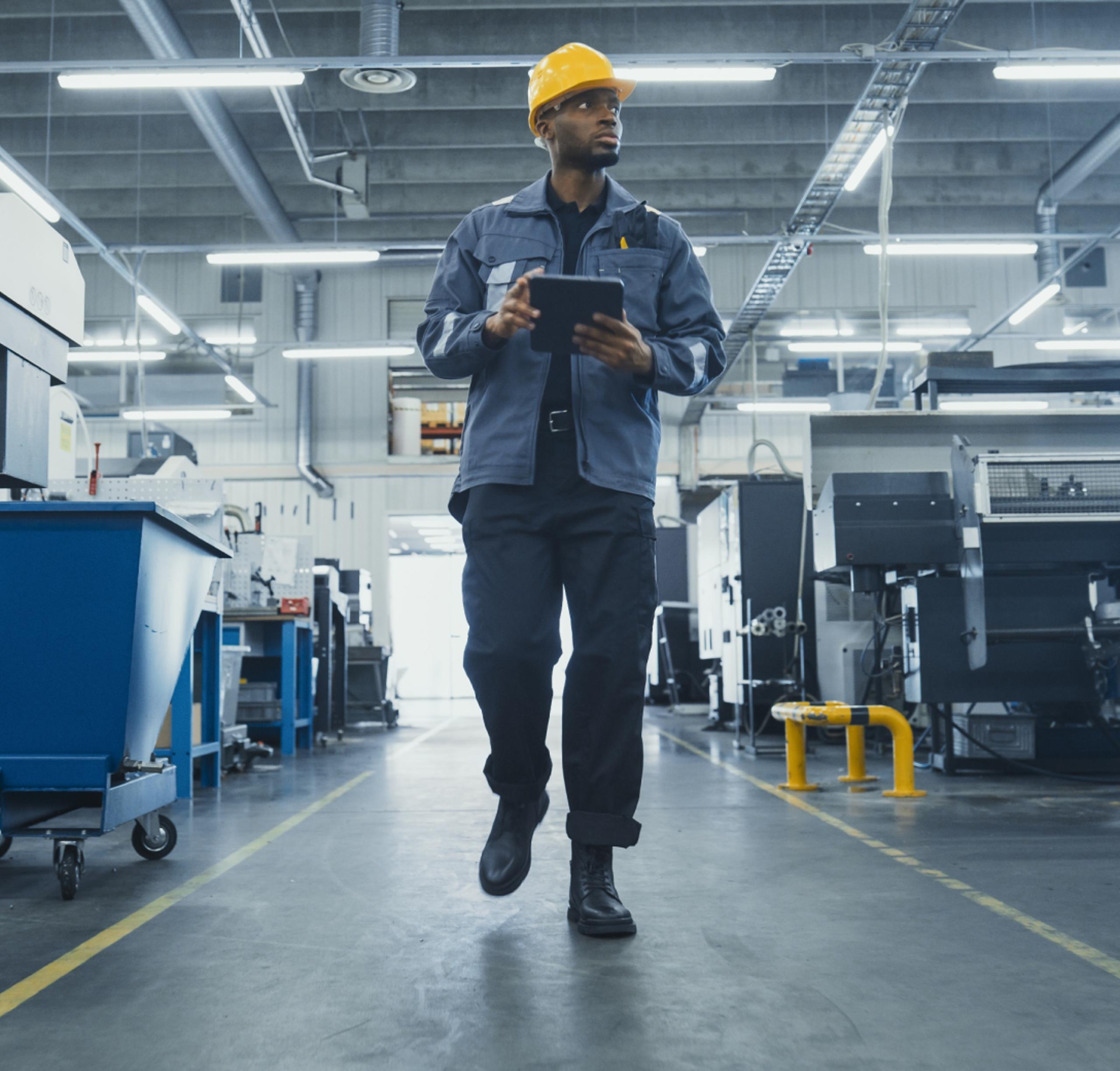 O-15-image-card-grid-industries-brand-image-person-factory-workshop.webp