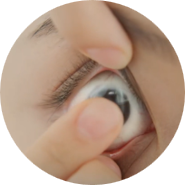 how-to-put-in-contacts-step5 五、完成配戴