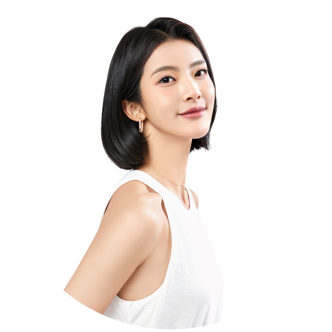 A lady with white top, wearing ACUVUE contact lenses