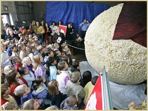 World's largest popcorn balls