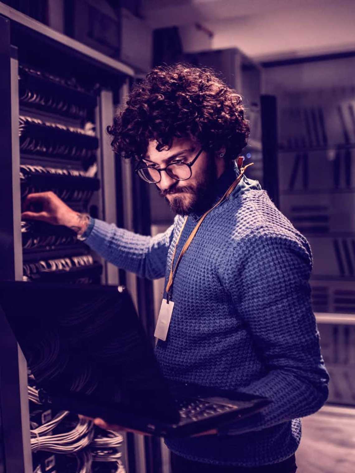 server room picture id1091869510