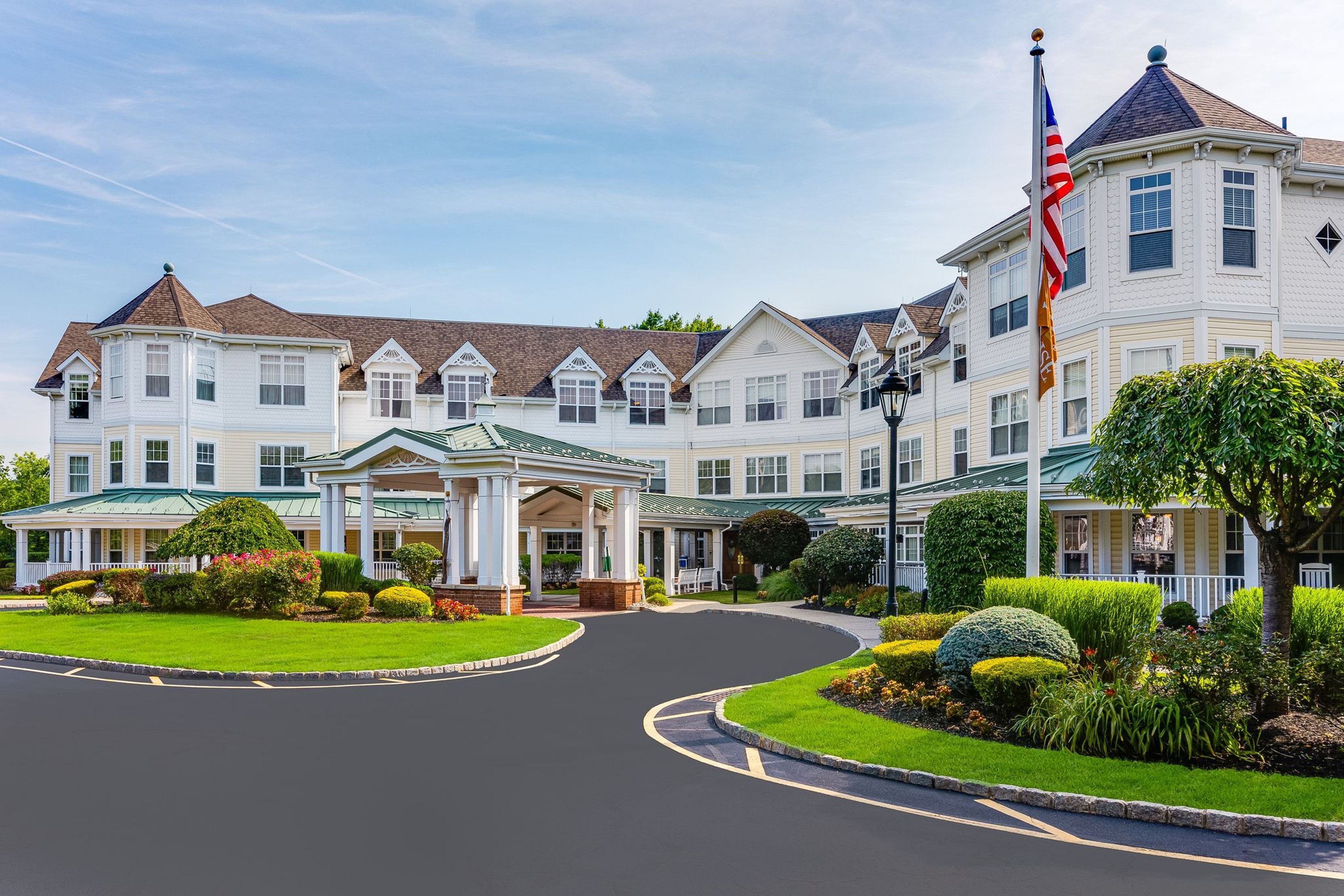 Exterior shot of Monarch Basking Ridge with entrance