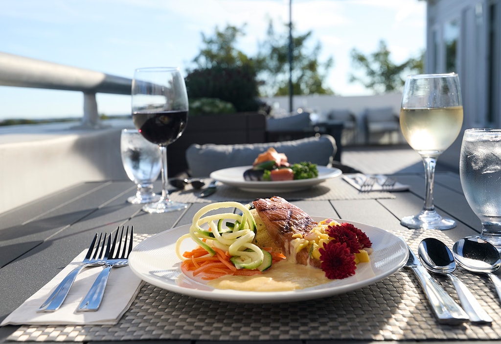 24-hour-senior-dining-in-beverly-ma-the-current-beverly