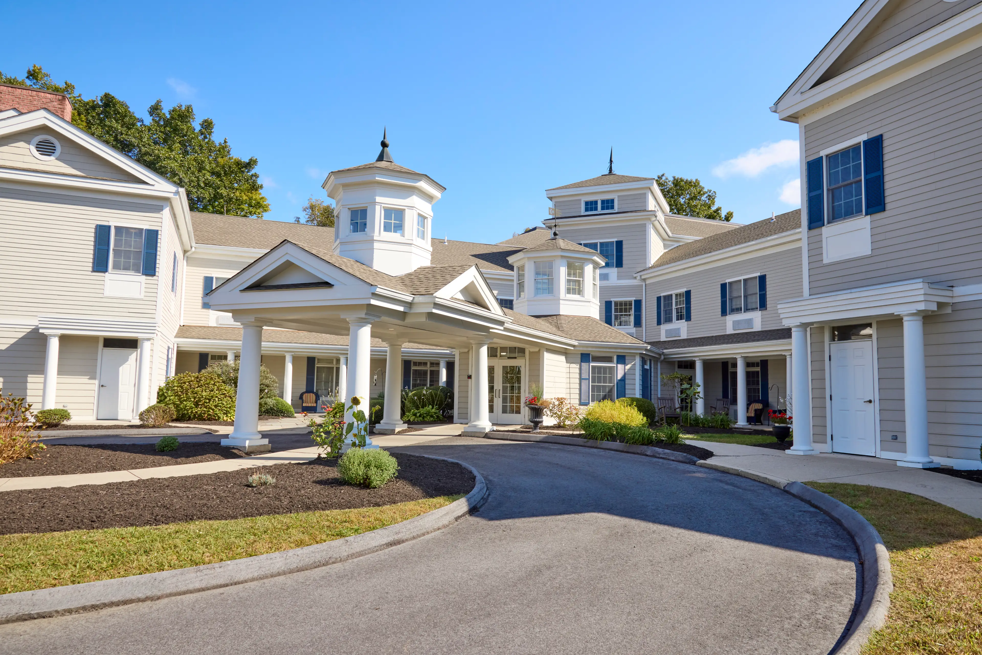 Front of Monarch Southbury