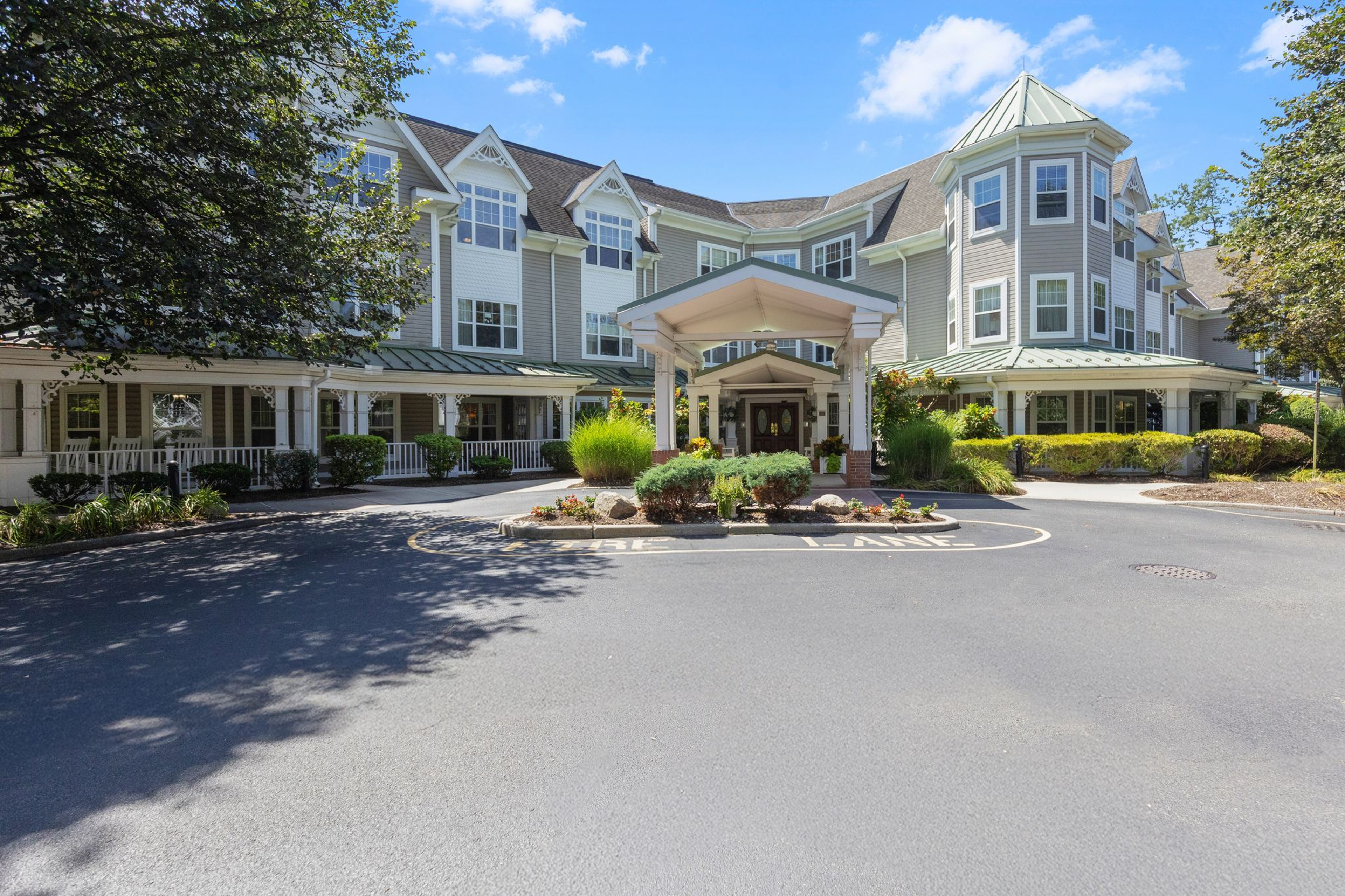 Outside view of Paramus Senior Living Facility