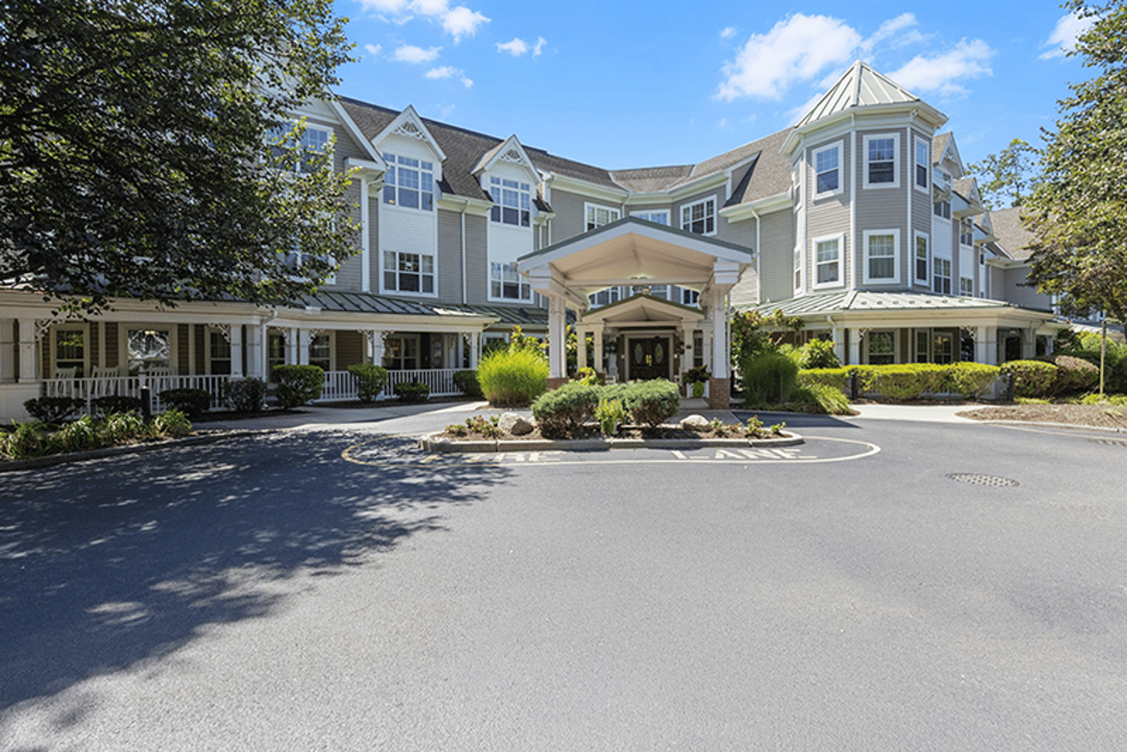 Front entrance of Monarch Paramus