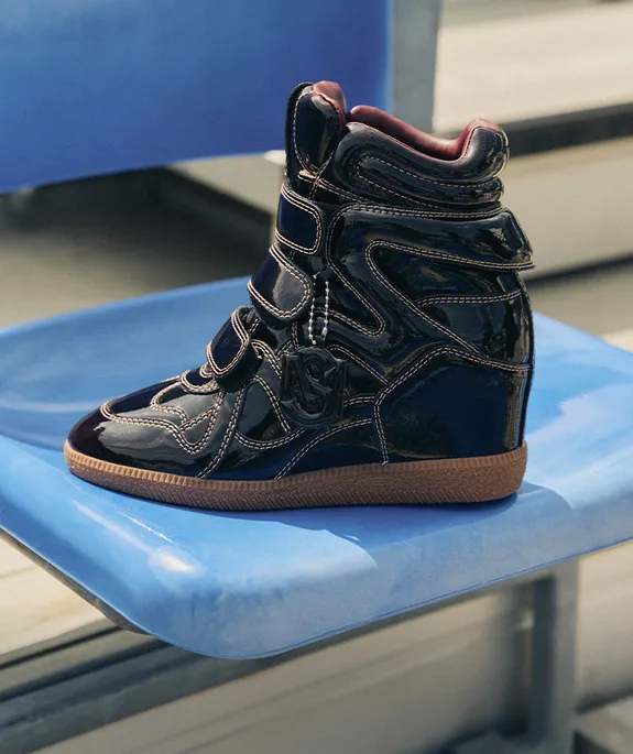 MOBILE_Sneakers.jpg