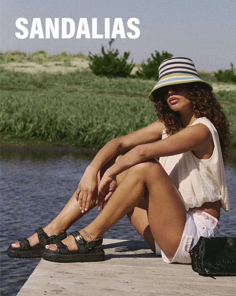 Descubre las sandalias con diseños modernos, acabados en tendencia y la combinación perfecta de comodidad y estilo para el verano.