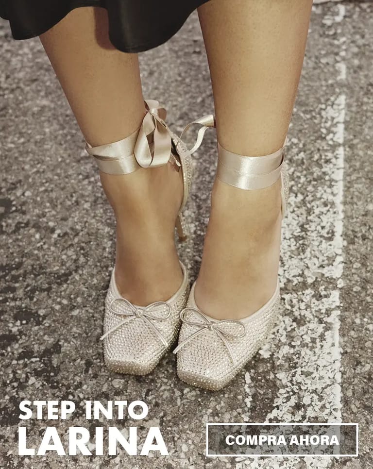 Step Into Larina: Zapatillas inspiradas en la tendencia balletcore con acabado brillante y moños delicados.