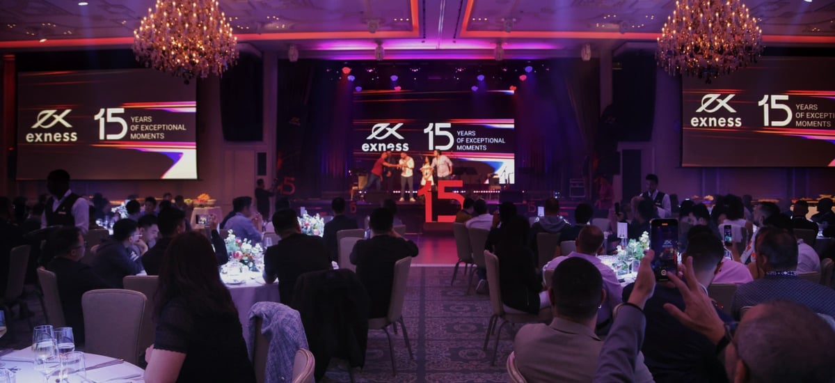 15-year-anniversary gala dinner held by Exness for partners and employees