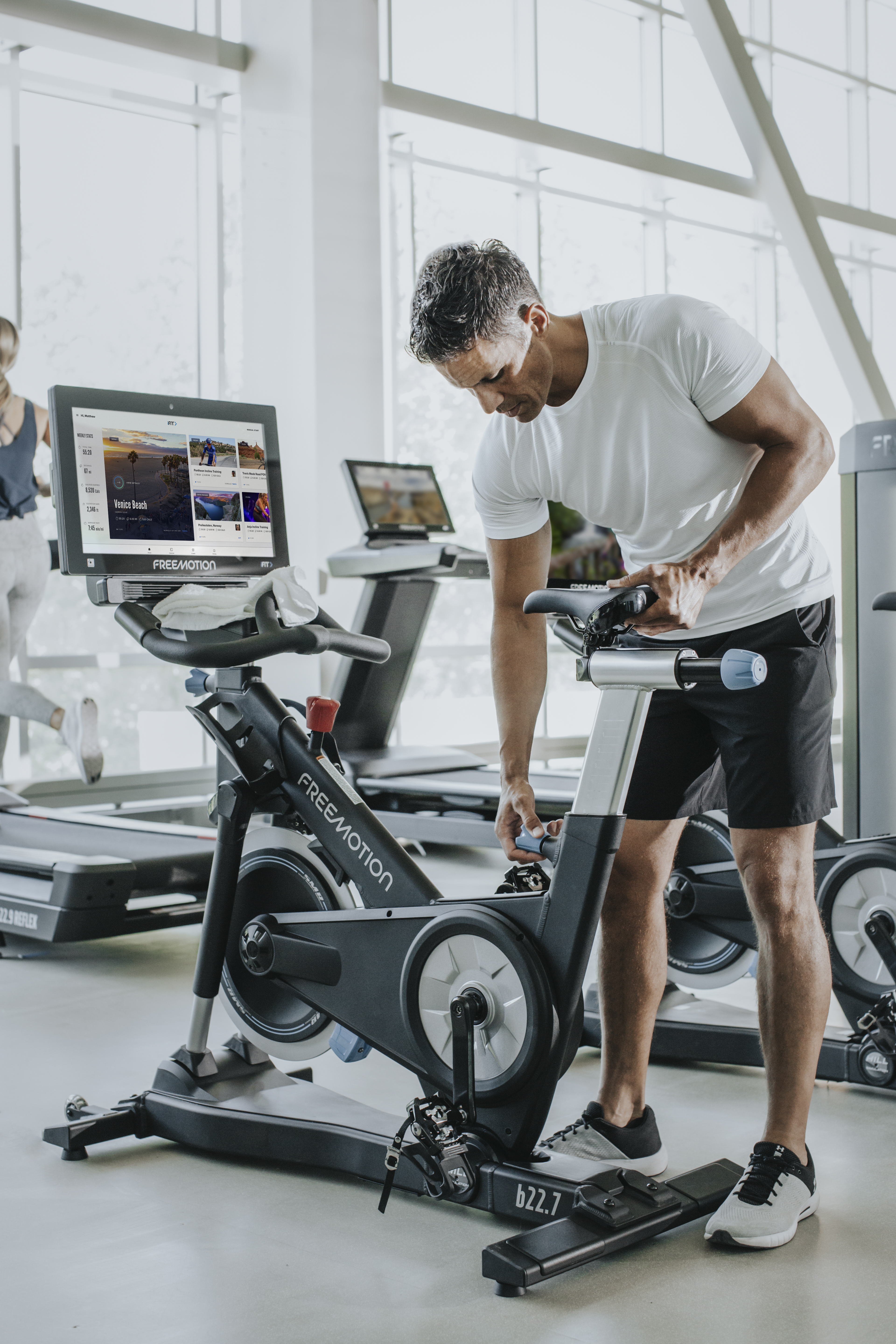 FM_USU 2020_CoachBike_Lifestyle_11_20 (2).jpg