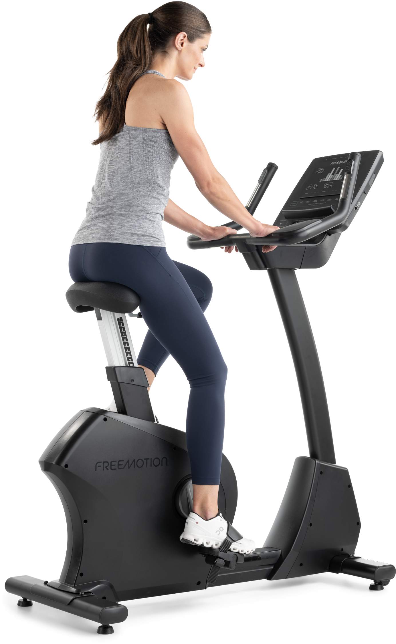 u10.9b UPRIGHT BIKE view 14