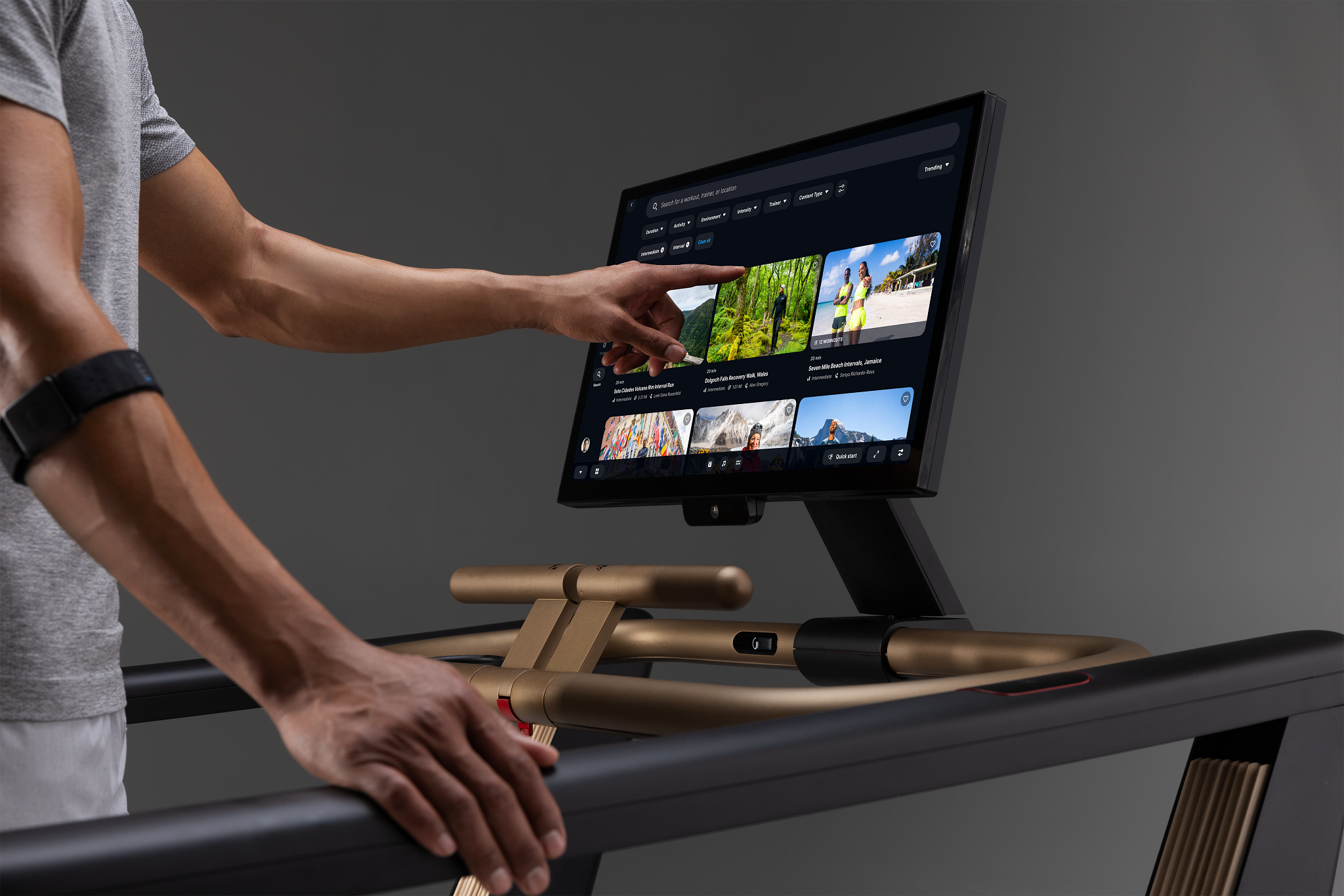 iFIT-Workout-Bibliothek auf einer Gerätekonsole