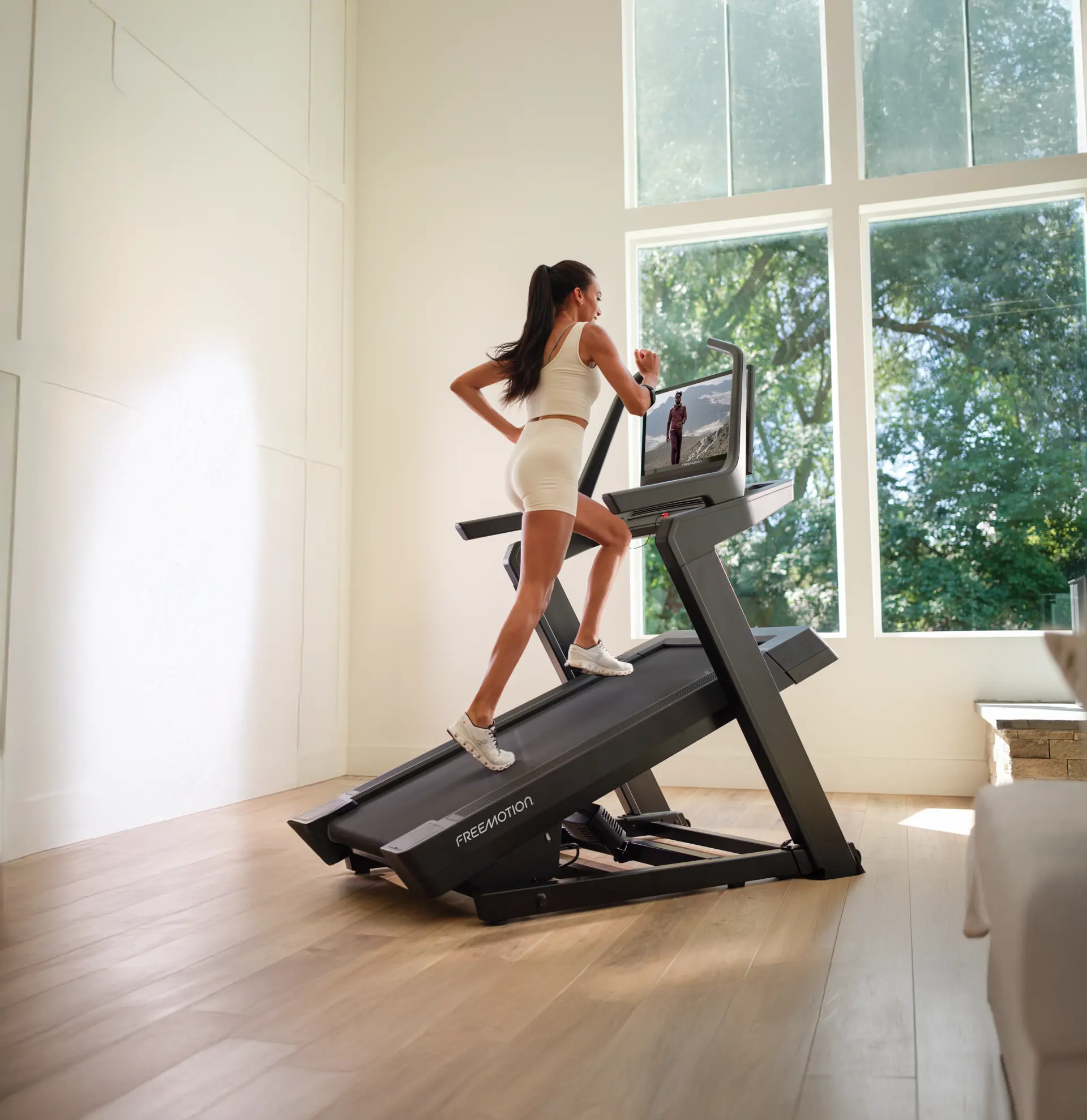 FM_NTL39225_Lifestyle_Mendon_Aubrey_Hills21241 edit.png