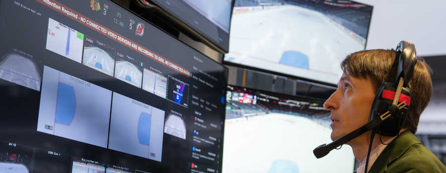 [ÑHL t~éléc~ást é~ñgíñ~éér l~óókí~ñg át~ scré~éñs.j~pg]