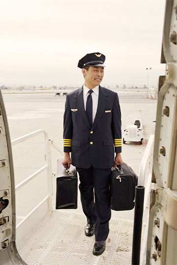 airline-pilot-360x540.jpg