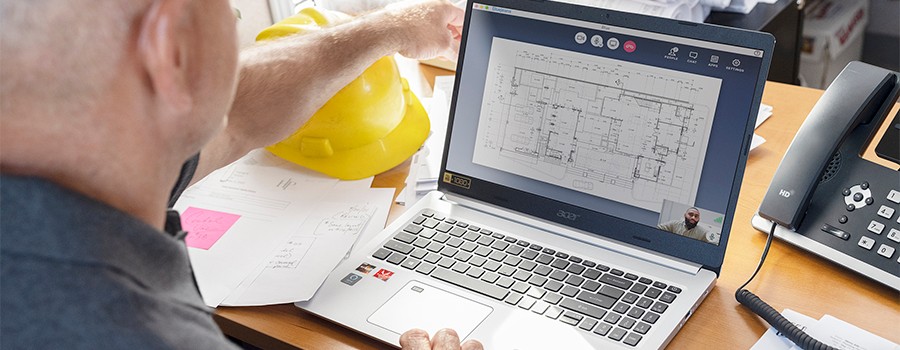 construction-worker-on-laptop.jpg