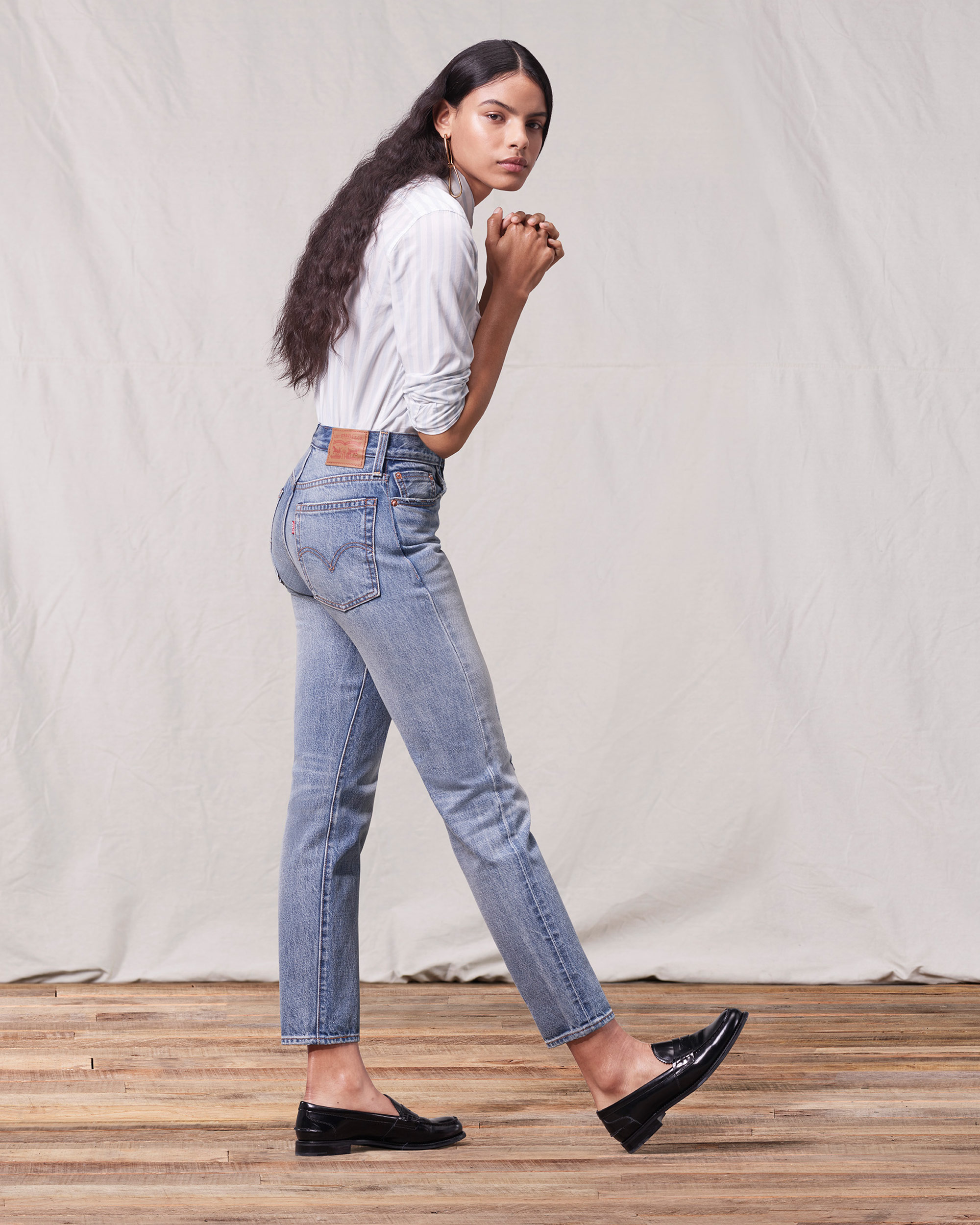 Top 63+ imagen levi's distressed wedgie jeans - Thptnganamst.edu.vn