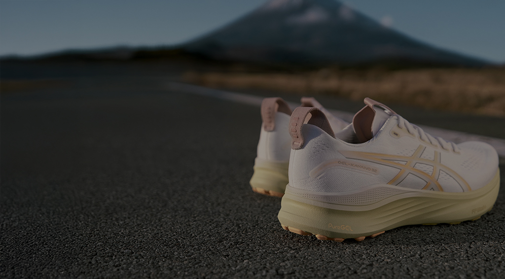 Find the best fitting mens wide ASICS Shoes