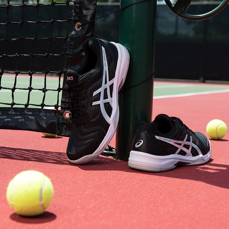 Tennis Shoes to Wear on Grass, Clay, and Hard Courts