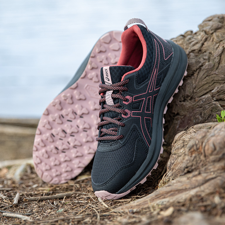 Trail Running Shoes vs Road Running Shoes