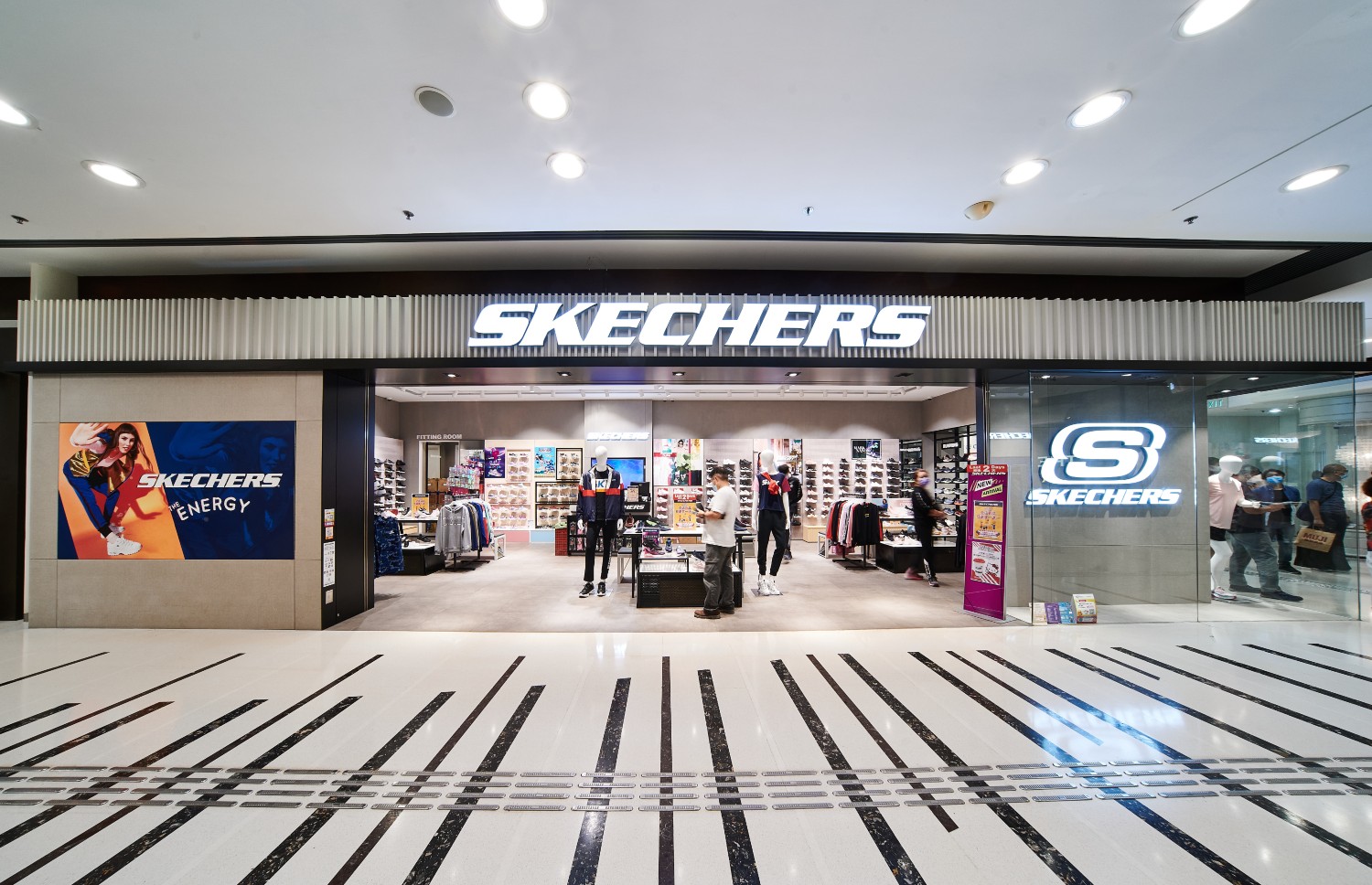 city square mall skechers