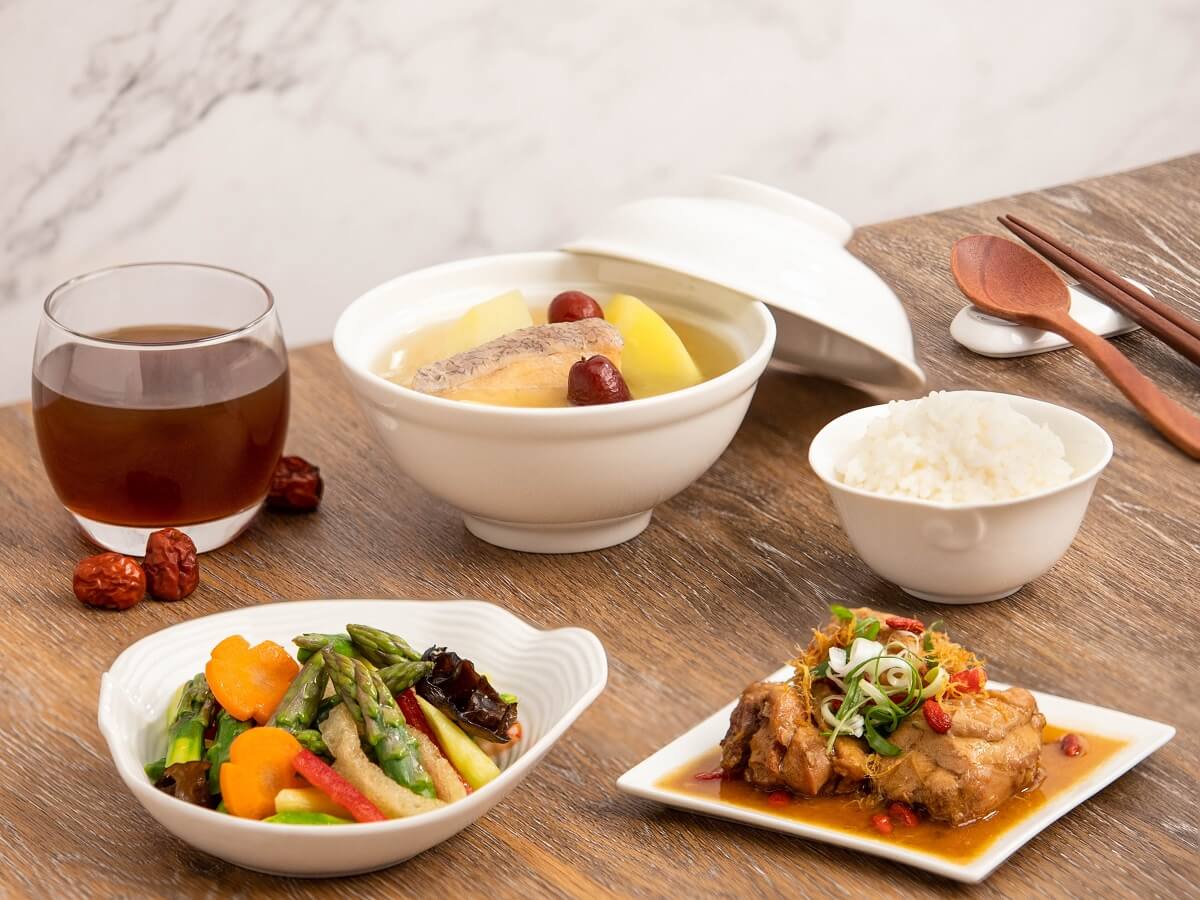 Thomson Nutri confinement food fish soup and papaya meal set