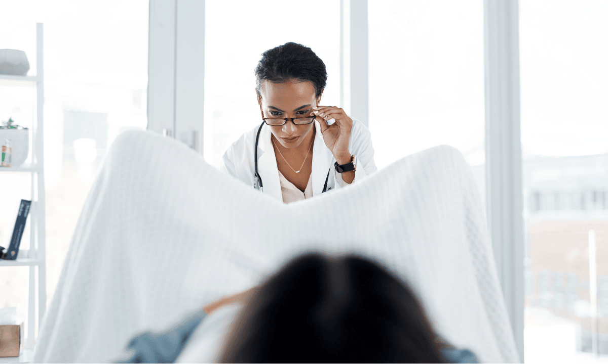 blog-image_obgyn_doctor-pelvic-assessment.png